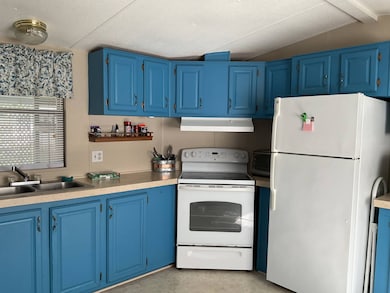 944 Reynolds Rd, Lakeland, FL 33801 - photo 2