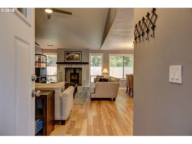 4725 Lakeview Blvd, Lake Oswego, OR 97035 - photo 2