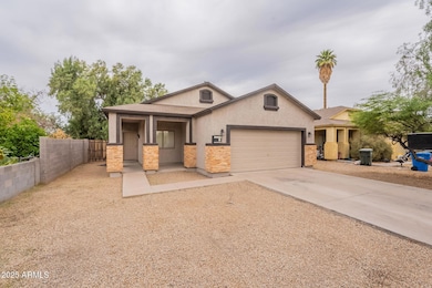 2210 N 27th Place, Phoenix, AZ 85008 - photo 2