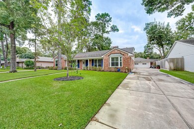 10227 Pine Forest Rd, Houston, TX 77042 - photo 3