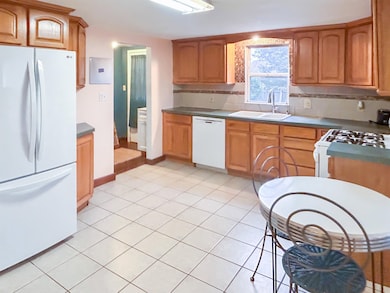 1203 Froman St, Grand Blanc, MI 48439 - photo 4