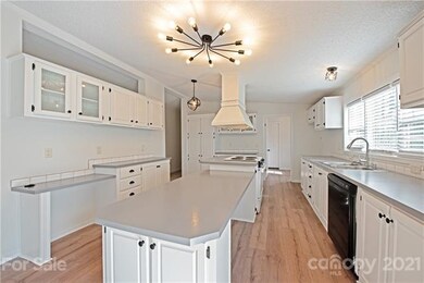 930 Wood St, Statesville, NC 28677 - photo 6