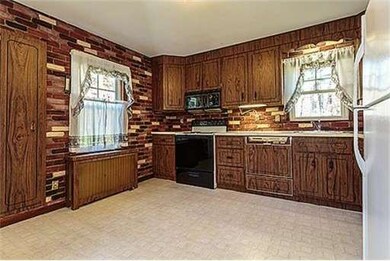 115 Bouchard Ave, Dracut, MA 01826 - photo 3