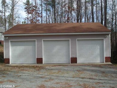 Parking Lot/Garage