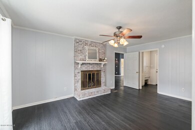 106 Creighton Dr, Jacksonville, NC 28546 - photo 6