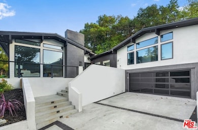 3873 Royal Woods Dr, Sherman Oaks, CA 91403 - photo 2