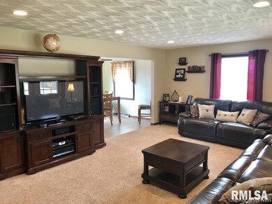 3 Mayfield Dr, Jacksonville, IL 62650 - photo 3