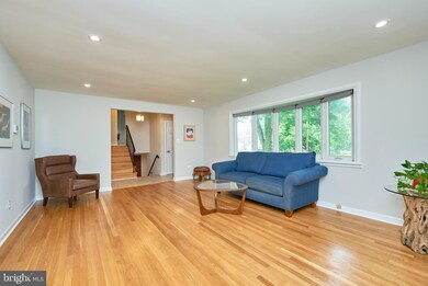 1004 Westwood Dr NE, Vienna, VA 22180 - photo 5