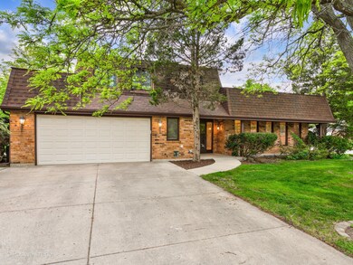 3843 Lizette Ln, Glenview, IL 60026 - photo 2