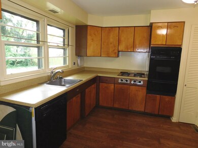 109 Hedgerow Dr, Cherry Hill, NJ 08002 - photo 6