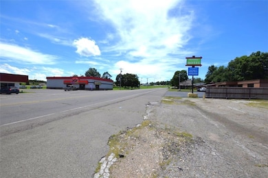 706 S 2nd St, Stilwell, OK 74960 - photo 2