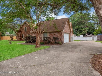1161 Walden Rd - Driveway & Garage