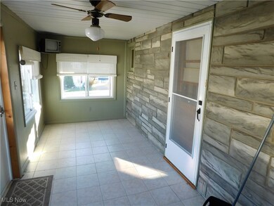 1524 8th St, Moundsville, WV 26041 - photo 4