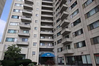 Ocean Gate Tower unit 1302, Revere, MA 02151 - photo 2