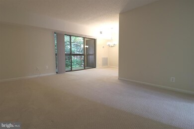 11654 Stoneview Square unit 11C, Reston, VA 20191 - photo 6