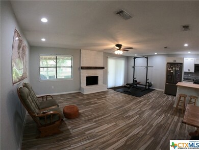 1011 Craig St, Copperas Cove, TX 76522 - photo 2