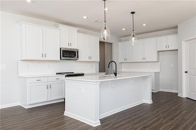 1331 Jordan Brook Dr, Lawrenceville, GA 30043 - photo 2