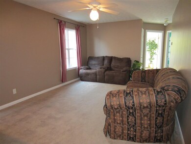 Nice large Living Room.