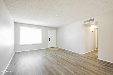 003-photo-living-room-10863515