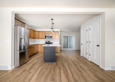 817 Indigo Ln, Waunakee, WI 53597 - photo 4