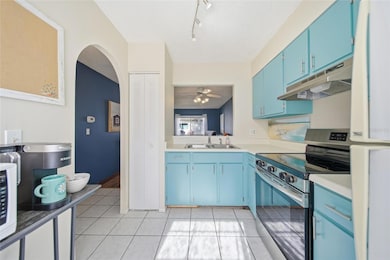 13717 Mission Oaks Blvd, Seminole, FL 33776 - photo 3