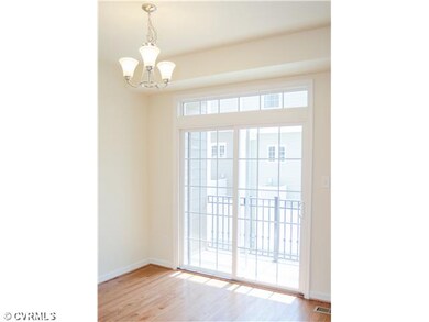 Breakfast Nook - Picture taken from similar floor 
