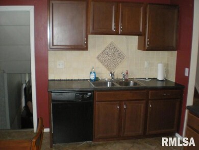 1815 W 54th St, Davenport, IA 52806 - photo 4