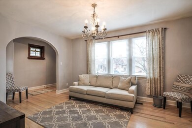 Appealing 8x5 Foyer flaunts recessed light, staine