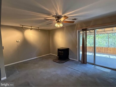 1145 Pheasant Dr N, Carlisle, PA 17013 - photo 4