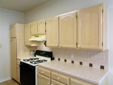 207 Oriole Ln, Laredo, TX 78045 - photo 7