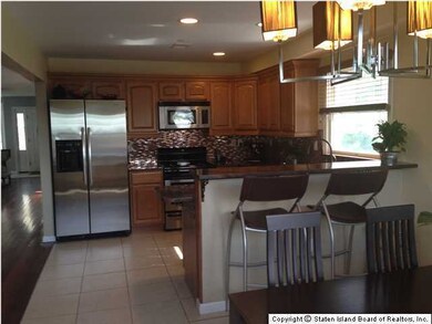 5475 Arthur Kill Rd unit B, Staten Island, NY 10307 - photo 4