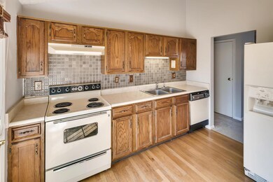 3671 Dinsmore Castle Drive-large-014-27-
