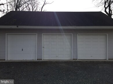 158 E Mount Vernon St, Lansdale, PA 19446 - photo 3