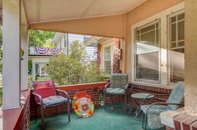 1505 E Walnut St-35
