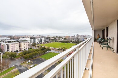 balcony to the city