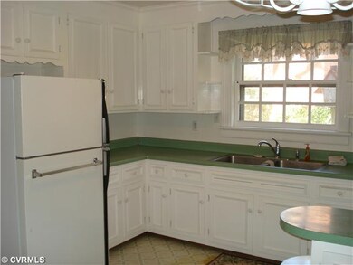 Kitchen - eat in kitchen