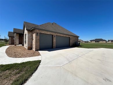 1025 Katie Ct, Azle, TX 76020 - photo 2