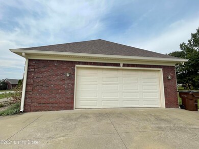 332 Crescent View Dr, Shepherdsville, KY 40165 - photo 4