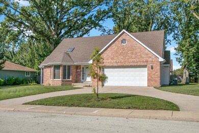 709 Hiawatha Dr, Minooka, IL 60447 - photo 2