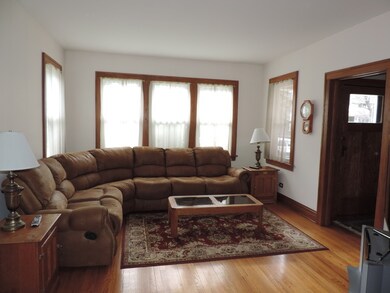 257 N Walnut St, Elmhurst, IL 60126 - photo 2