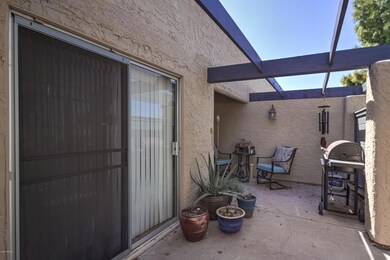 2451 E 7th St-4