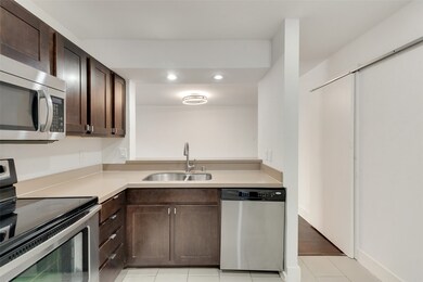 4777 Cedar Springs Rd unit 8G, Dallas, TX 75219 - photo 3