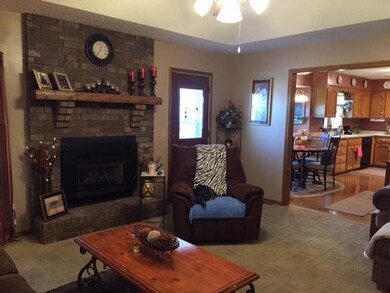 810 Raintree 3
