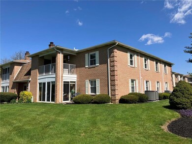 2683 Rolling Green Dr unit E2683, Macungie, PA 18062 - photo 3