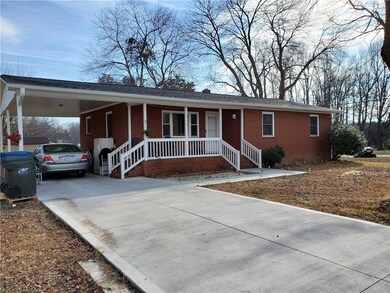 109 Lynn Dr, Archdale, NC 27263 - photo 2