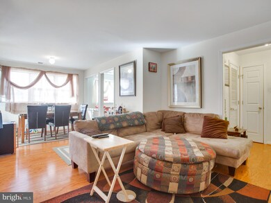 9266 Cardinal Forest Ln unit 101, Lorton, VA 22079 - photo 2