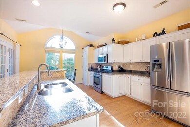 12722 Green Ashe Dr, Huntersville, NC 28078 - photo 4
