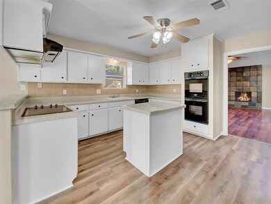 15111 Stillcreek Dr, Houston, TX 77070 - photo 4