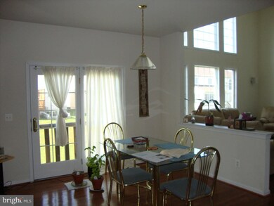 25947 Talmont Dr, Chantilly, VA 20152 - photo 3