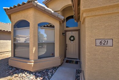 621 E Devon Dr-5